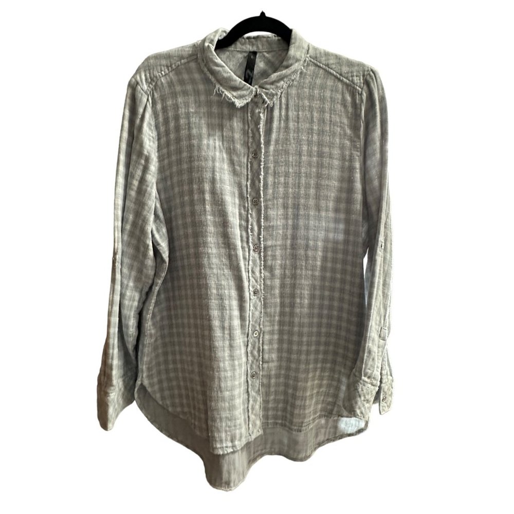 Seven7 women's size L blue plaid raw seam roll tab long sleeve flannel top